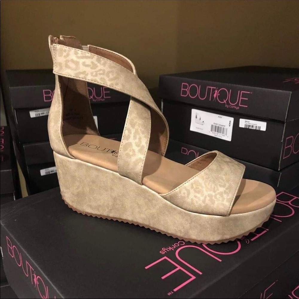 Tan cheetah wedges size 8